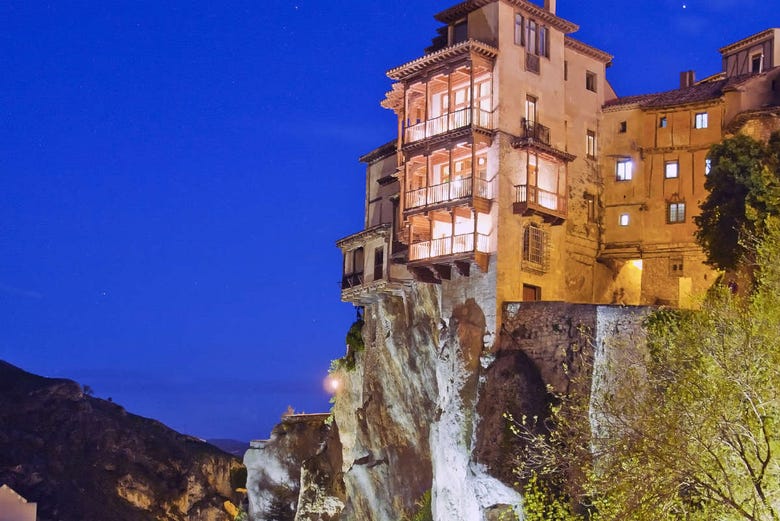 Exquisito Económico Oír de Tour nocturno por Cuenca - Reserva online en Civitatis.com