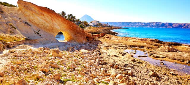 Escursione a Cala Blanca in catamarano