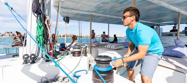 Giro in catamarano nella baia di Palma