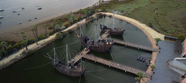 Giro in barca al Molo delle Caravelle