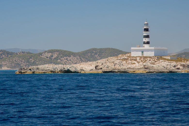 Barco A Formentera Desde Playa De Figueretas 