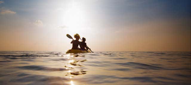 Escursione in kayak con snorkeling nel nord di Minorca