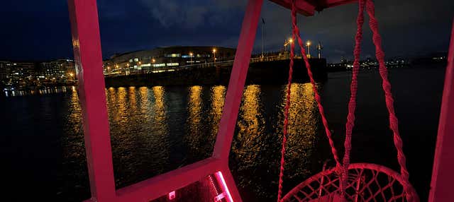 Paseo nocturno en barco por Gijón