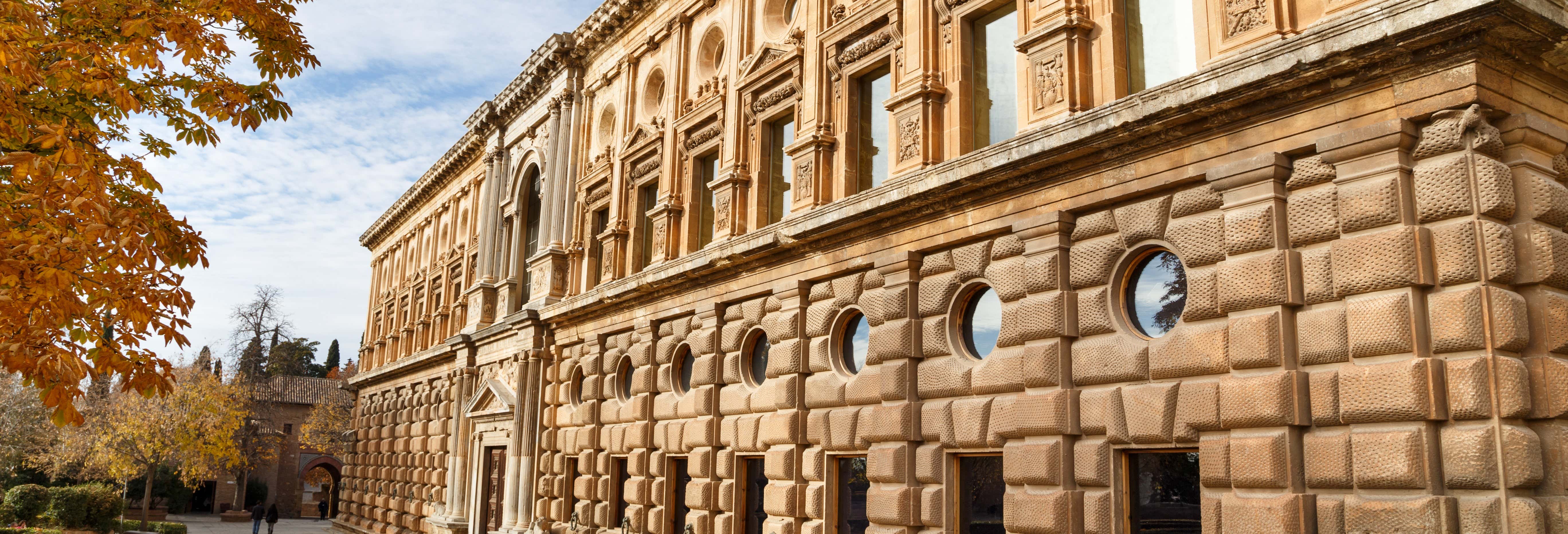 Visita guiada por los alrededores de la Alhambra y el Palacio de Carlos V