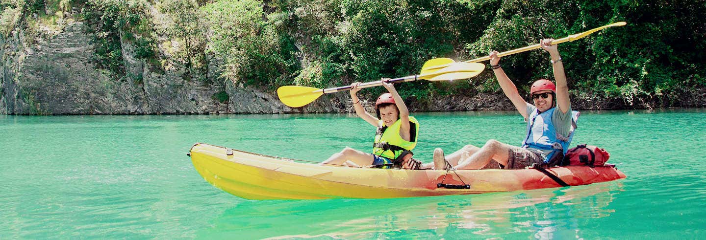 Tour della diga del Tranco in kayak