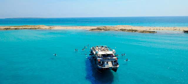Excursión a Formentera + Atardecer en Es Vedrá con DJ y saxofonista