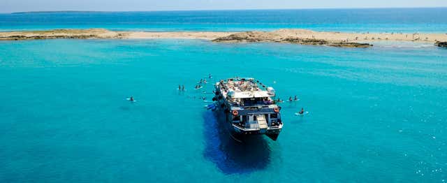 Excursión a Formentera + Atardecer en Es Vedrá con DJ y saxofonista