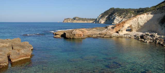Escursione a Cala Blanca in catamarano