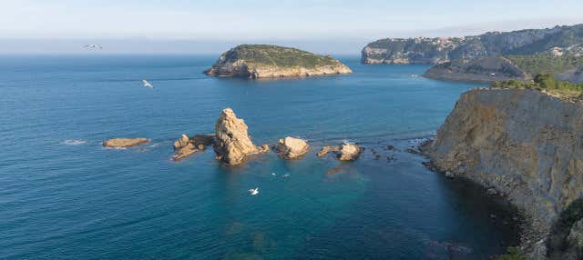 Tour della costa di Jávea e dell'isola di Portitxol in catamarano
