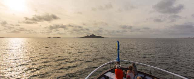 Paseo en barco por las islas volcánicas del Mar Menor