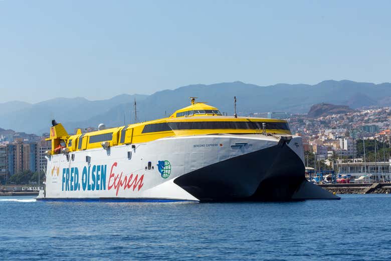 Ferry a La Gomera desde Los Cristianos Reserva en