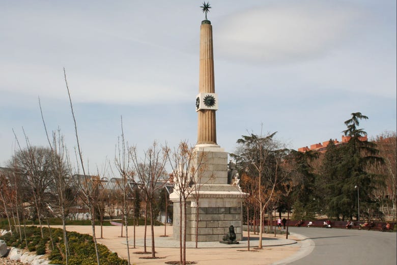 Tour a pie por el Madrid masónico