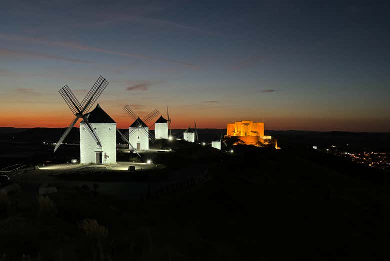 Eclipse solar 2026 en los molinos de La Mancha