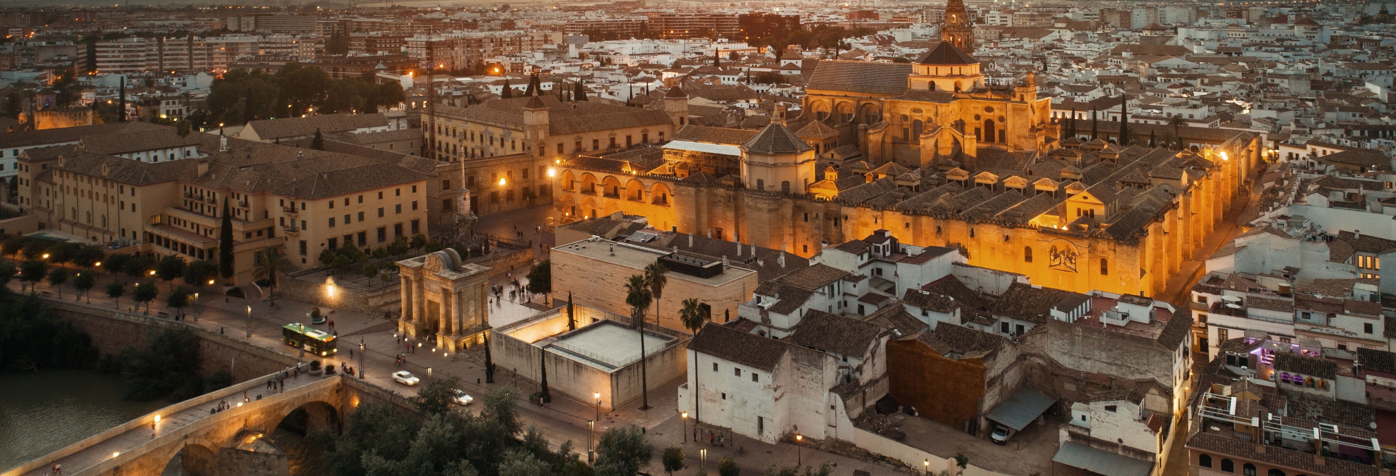 Excursión nocturna a Córdoba con visita a la Mezquita 