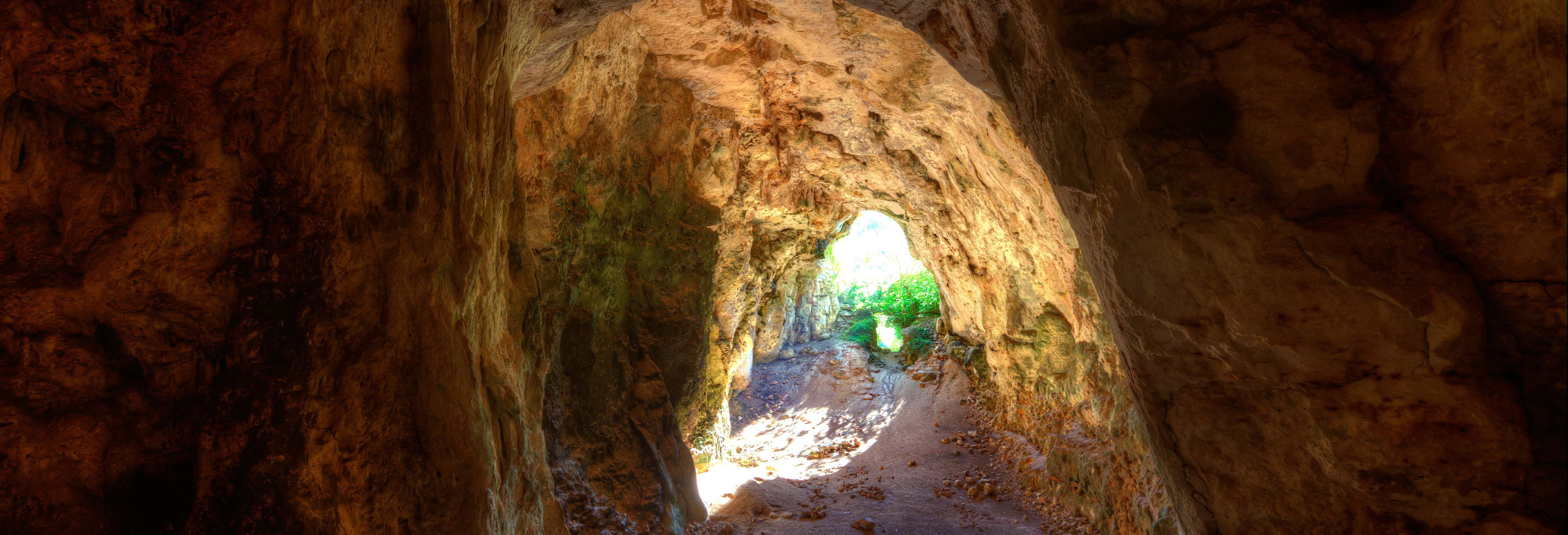 Espeleología en la cueva Es Coloms