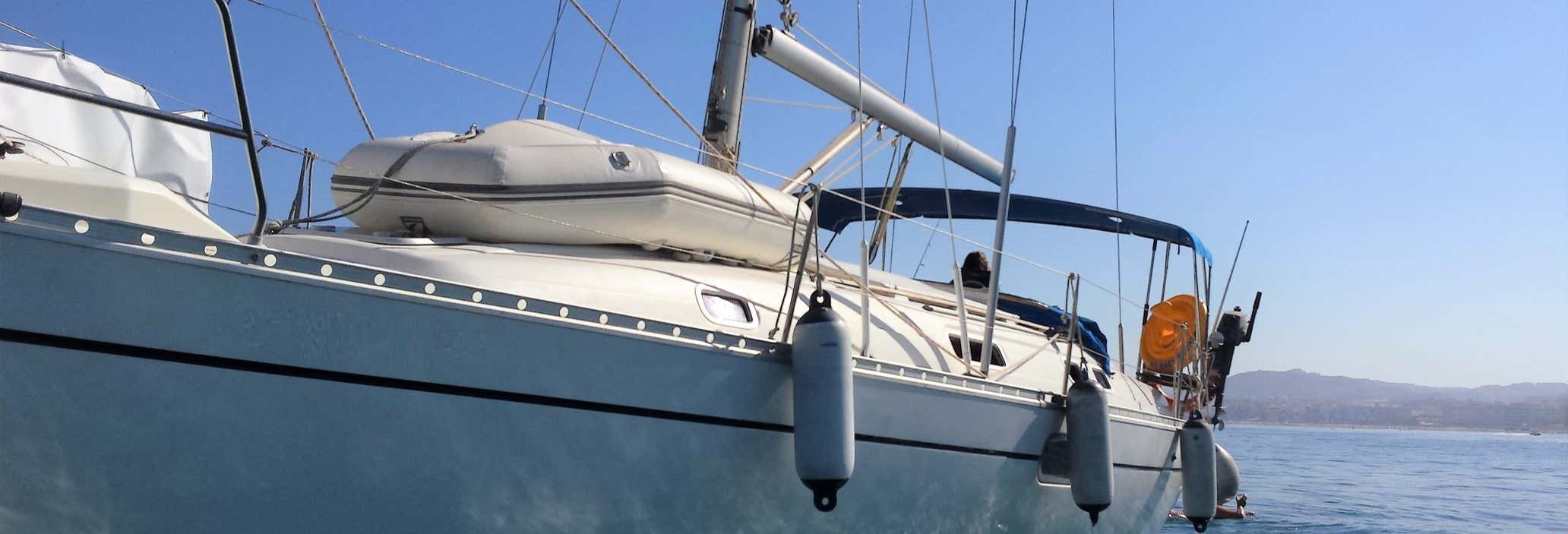 Giro in barca a vela a Puerto Banús
