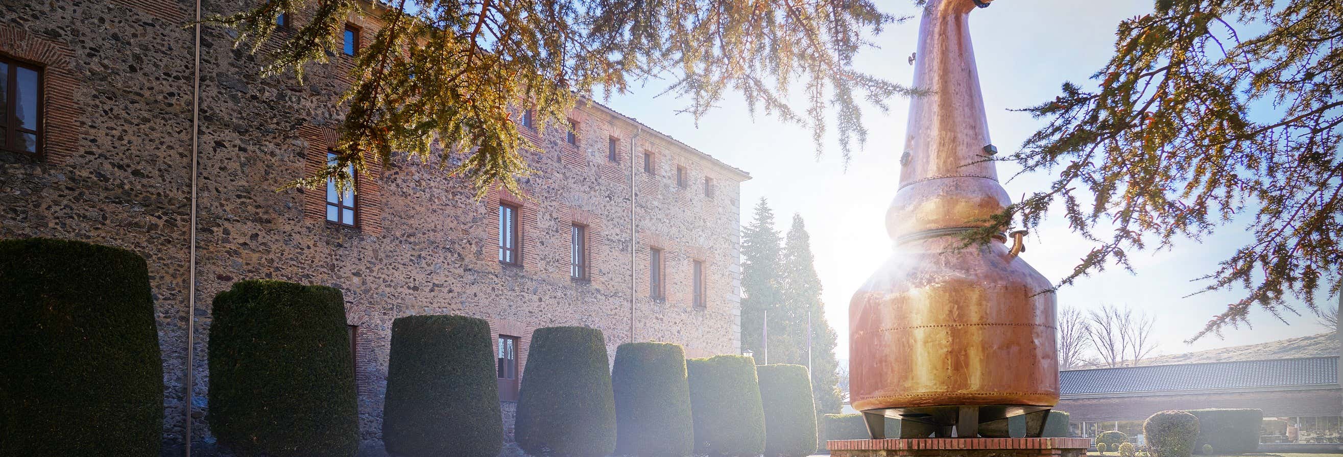 Visita alla distilleria DYC