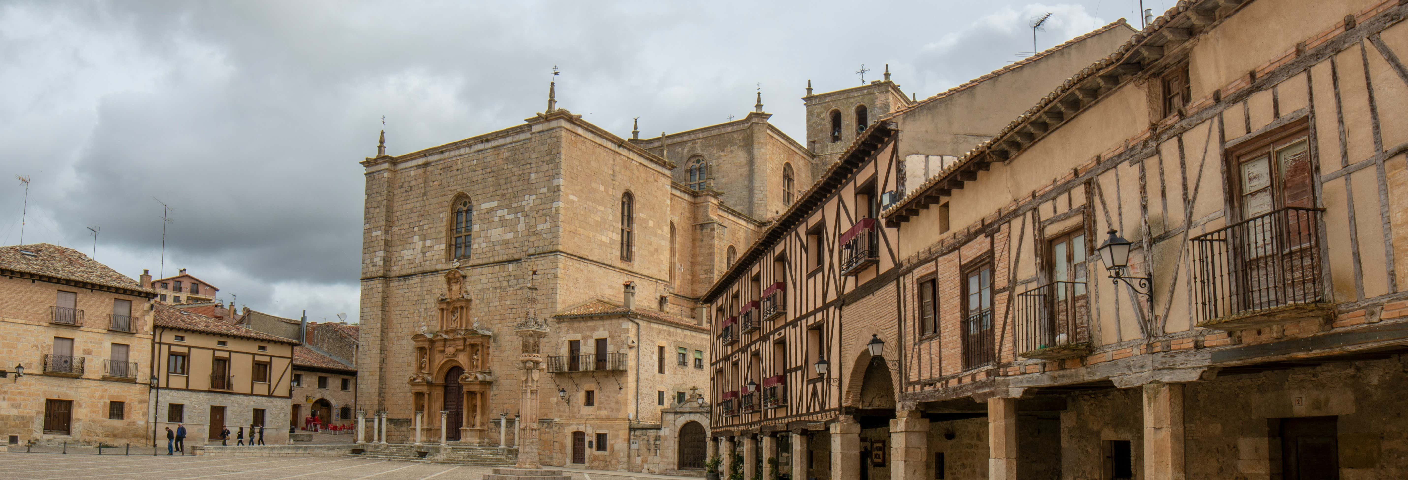 Visita guidata dell'ex collegiata di Santa Ana