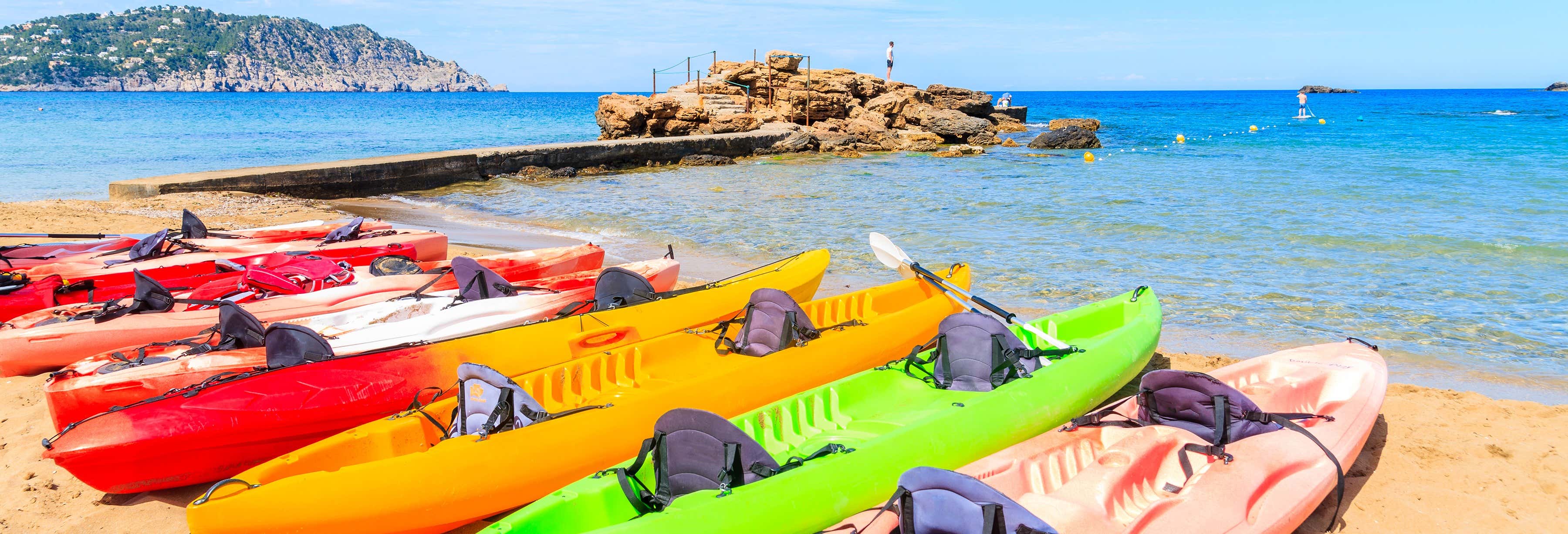 Kayak e snorkeling alla spiaggia Es Figueral