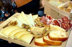 Tour por Pontevedra + Degustação de vinhos com harmonização
