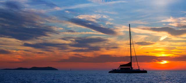 Giro in barca a San Antonio al tramonto