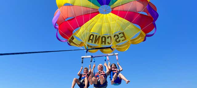 Parasailing a Santa Eulalia del Río