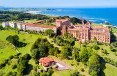 Excursão a Altamira, Santillana del Mar, Comillas e o Capricho de Gaudí