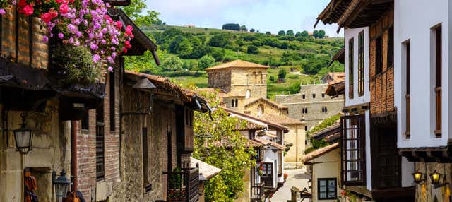 Comillas, Capriccio di Gaudí, Santillana del Mar e Foresta di Sequoie