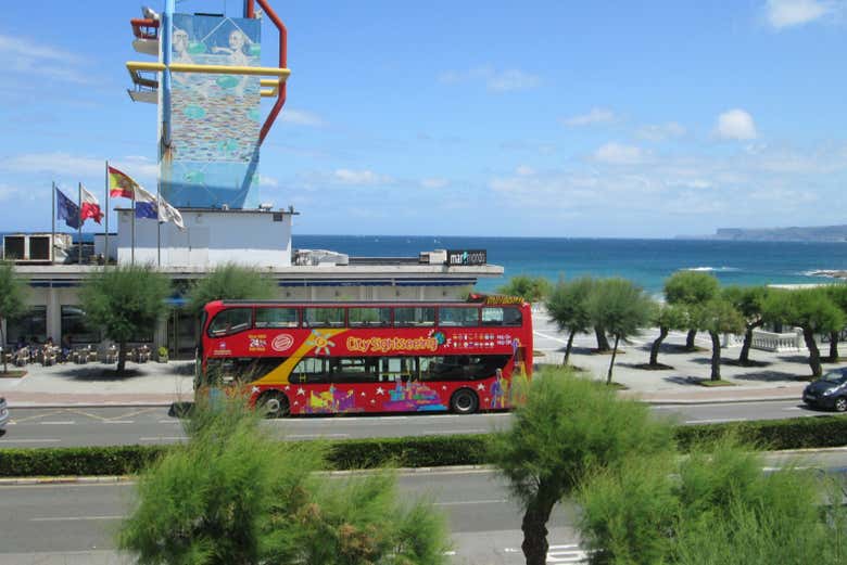 Santander Hop-On Hop-Off Bus Tour + Magdalenga Sightseeing Train