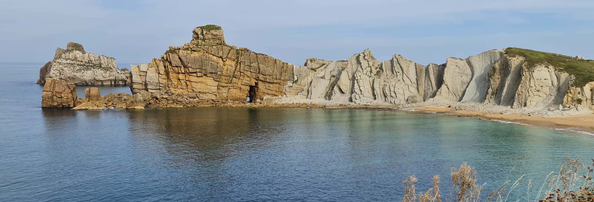 Senderismo por la Costa Quebrada