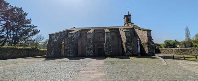 Visite de la ville de la culture, du Pazo de Rivadulla et de la Collégiale de Sar