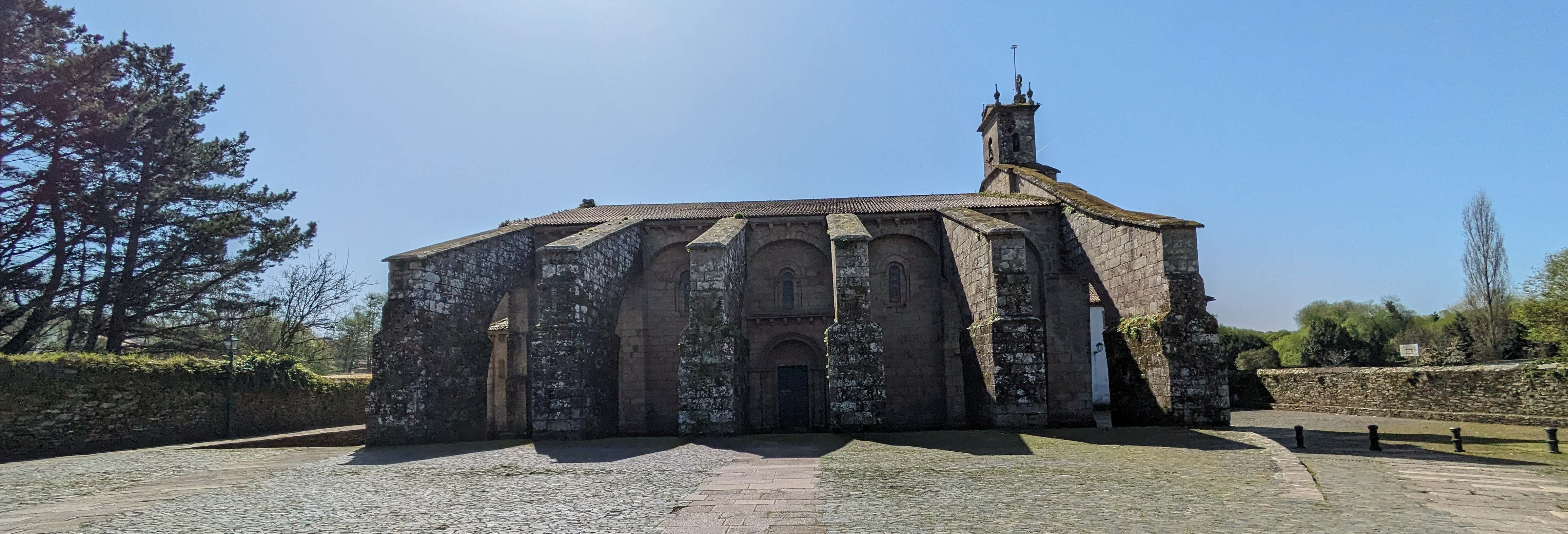 Tour of the City of Culture, Pazo de Rivadulla, & Church of Santa Maria