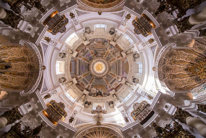 Tour of Macarena + Palacio de las Dueñas