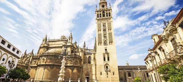 Tour pelo Alcácer, pela Catedral e pela Giralda com guia em português