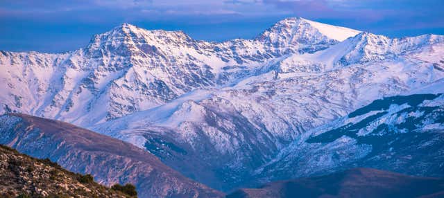 Passeggiata con racchette da neve sulla Sierra Nevada
