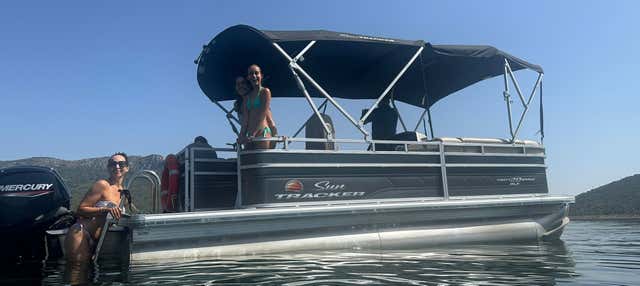 Giro in barca nella diga di García Sola