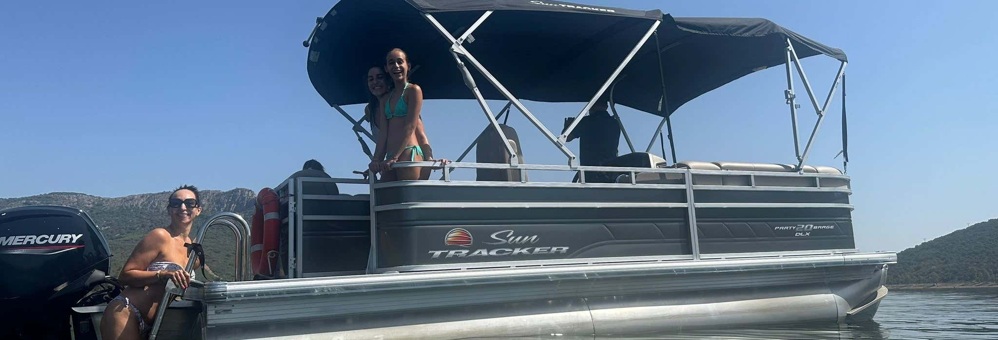 Giro in barca nella diga di García Sola