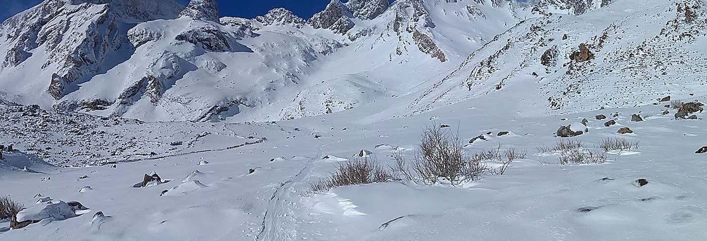 Meicin Valley Snowshoeing Tour