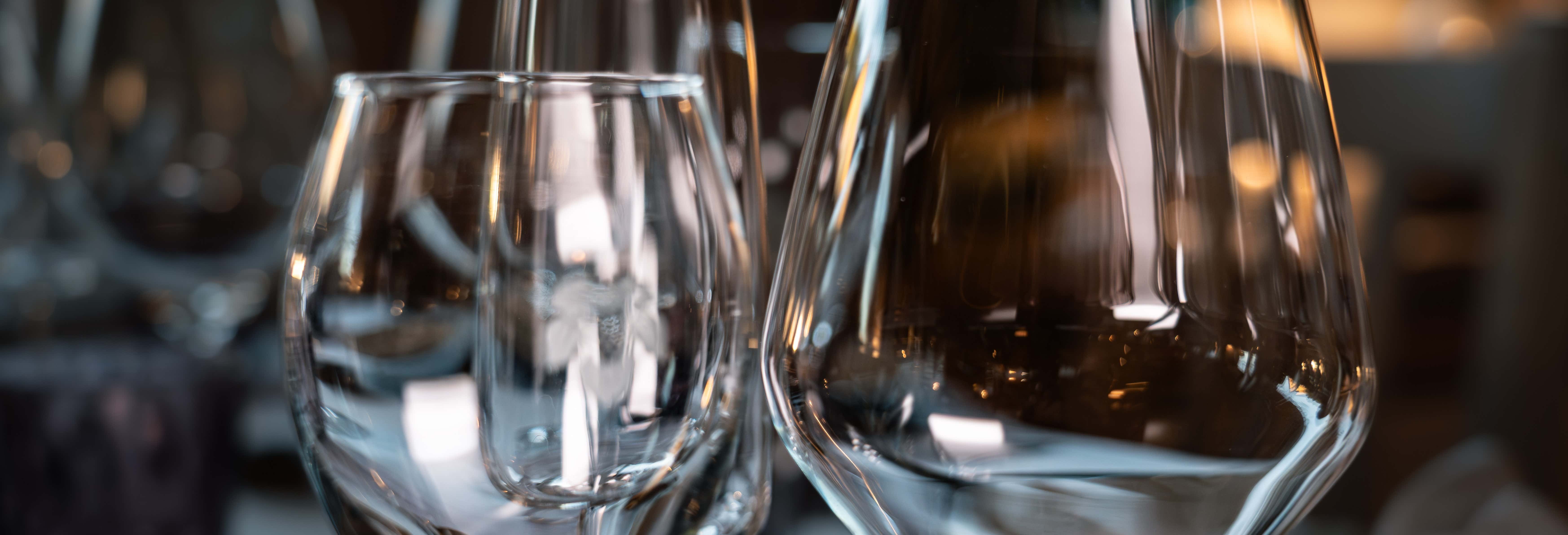 Cata de vinos a ciegas + Comida o cena
