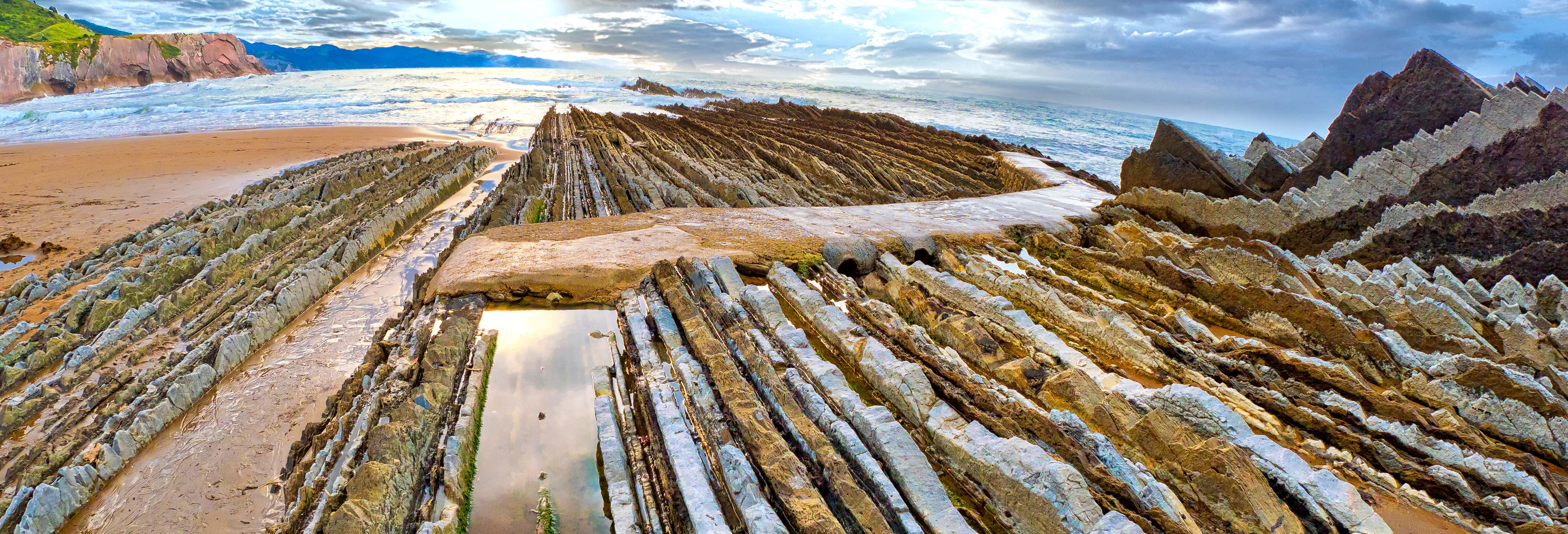 Giro in barca al Flysch di Zumaia, Motrico e Deva