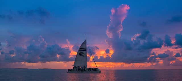Giro in barca al tramonto con aperitivo