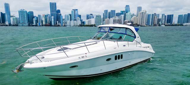 Noleggio di yacht con skipper a Fort Lauderdale