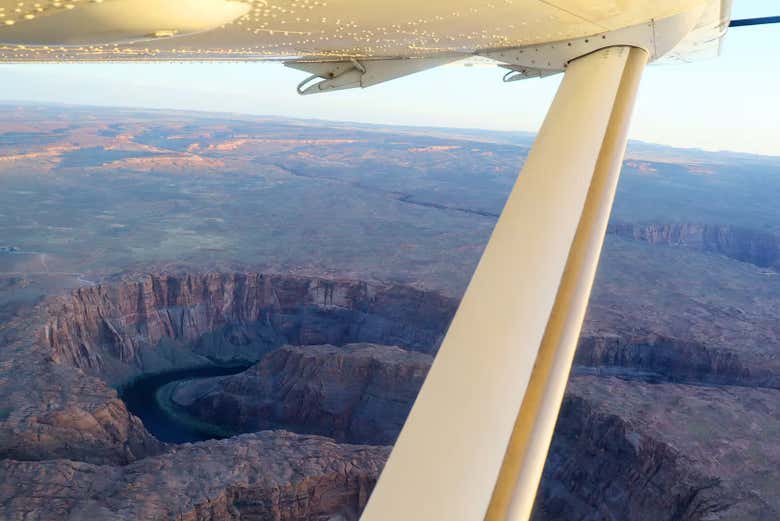 Excursión al Cañón del Antílope en avioneta