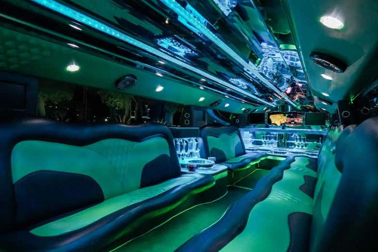 Imagen de Paseo privado en limusina por Las Vegas + Entrada a una discoteca