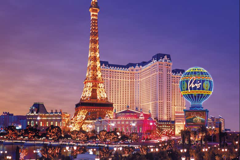 Entrada a la Torre Eiffel del hotel Paris Las Vegas