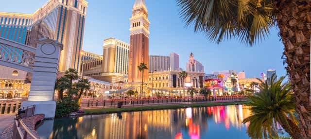 Tour serale di Las Vegas in autobus decappottabile