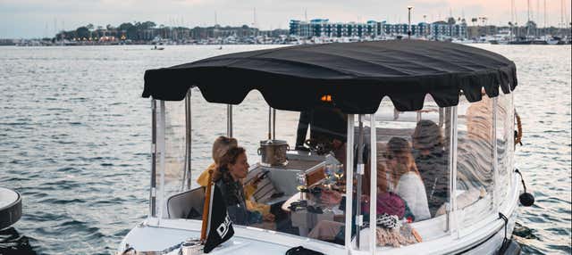 Giro in barca elettrica a Marina del Rey