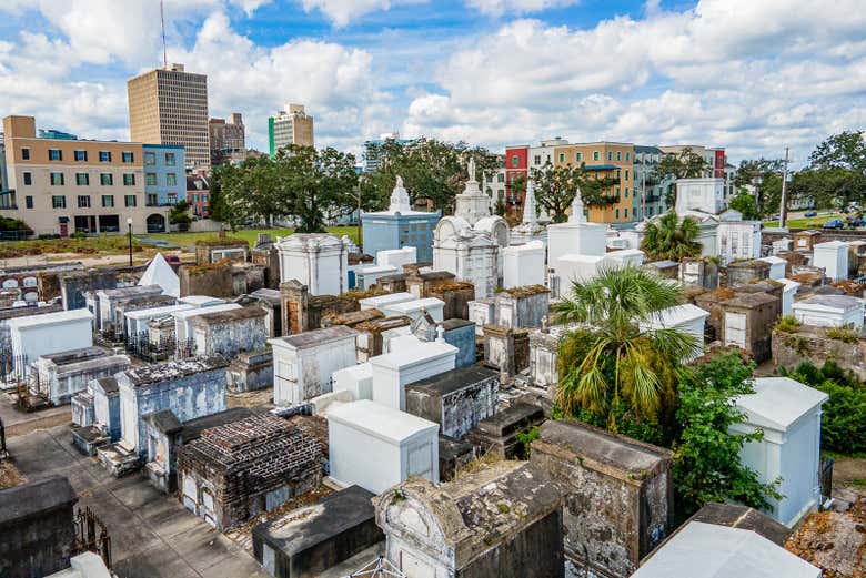 Saint Louis Cemetery Tour