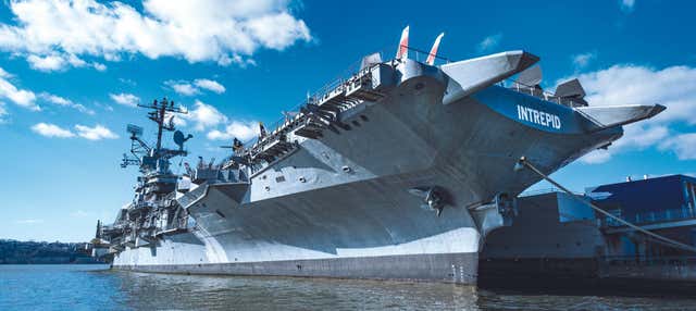 Entrada al Museo Intrepid