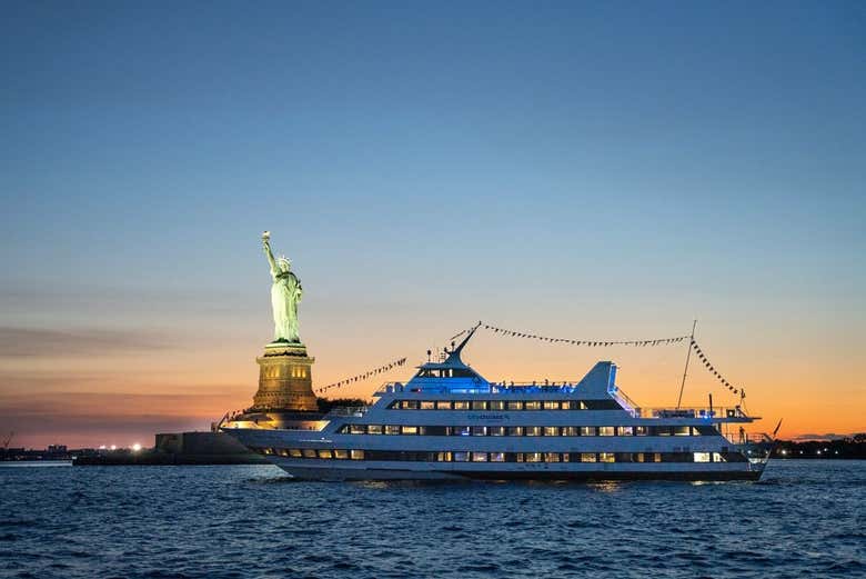 Crucero con comida o cena por Nueva York